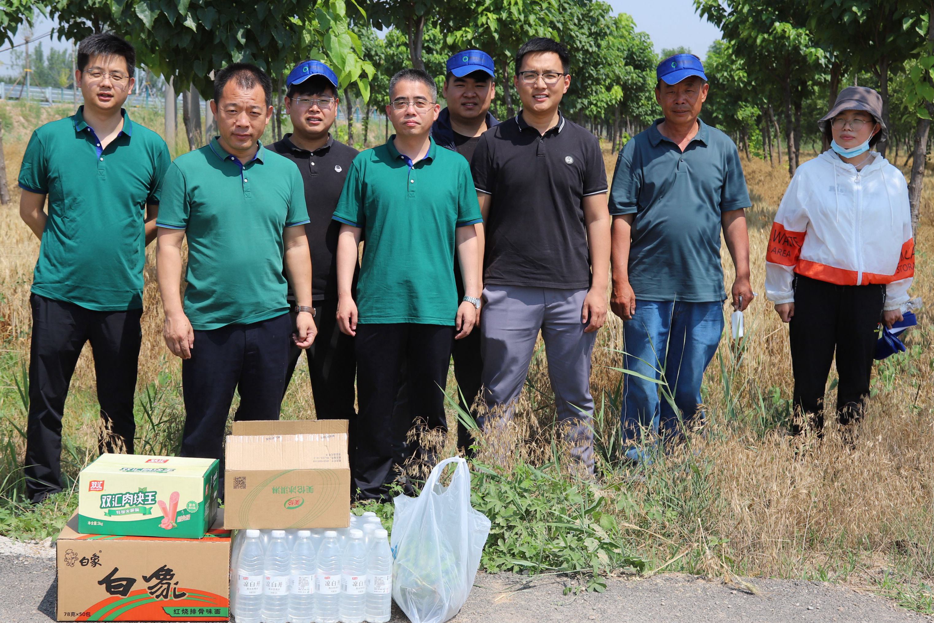 麥?zhǔn)找痪€送清涼，打贏搶收攻堅戰(zhàn)
